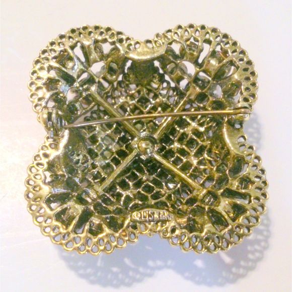 Vintage LISNER Pink and Hot Pink Rhinestone Cluster Gold Tone Statement Brooch - Picture 4 of 4